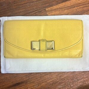 ☀️Chloe’ Yellow Wallet ☀️